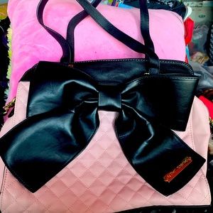 Betsey Johnson Pink Bow Black Handbag Pretty